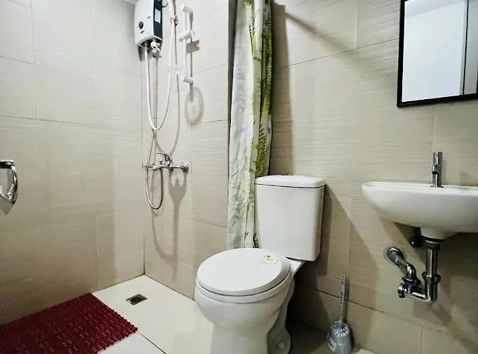 At With Free Pool Access * Manila