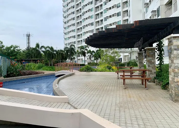 At With Free Pool Access Apartamento